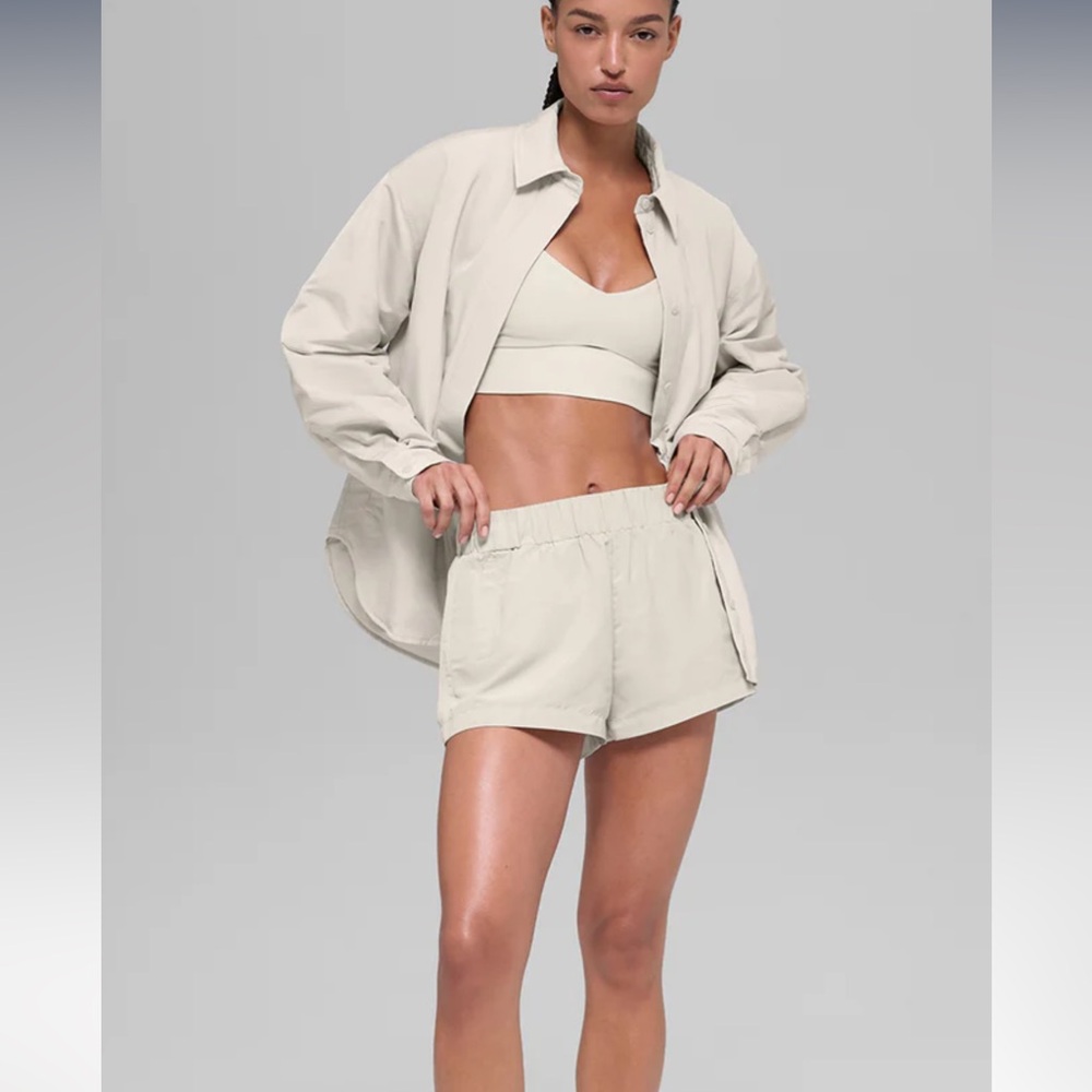 Alo NWT Socialite Shacket- Bone - Picture 5 of 6